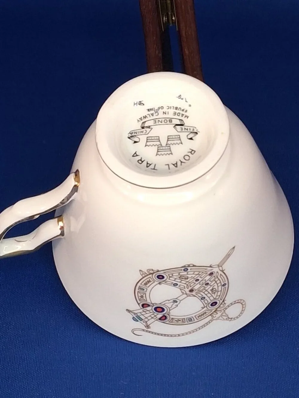 Royal Tara Fine Bone China 6 Pc Set/4 Teacups 2 Saucers Celtic Tara Brooch Eire